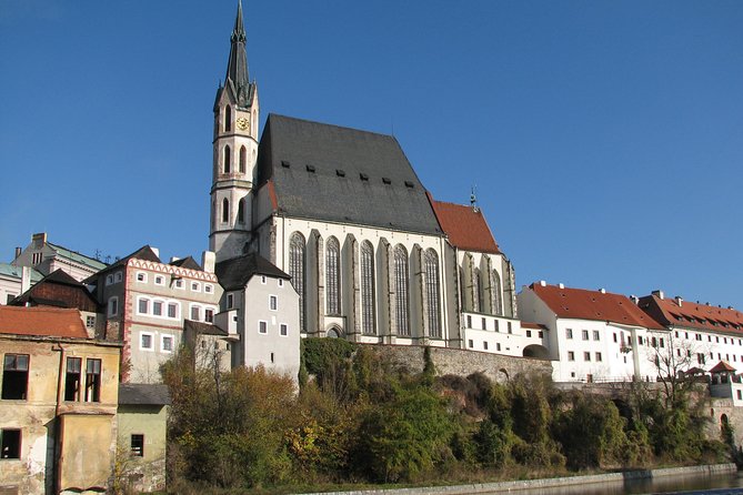 Private One-Way Sightseeing Transfer from Prague to Vienna via Cesky Krumlov - Key reasons this one-way transfer via Cesky Krumlov works