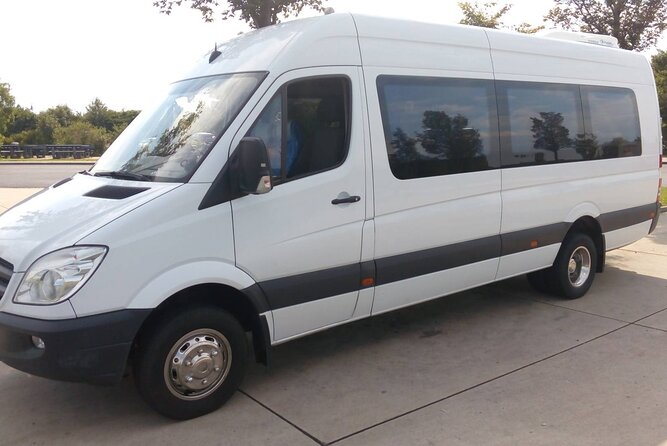 Private One-Way Sightseeing Transfer from Prague to Vienna via Cesky Krumlov - Who this one-way transfer suits best
