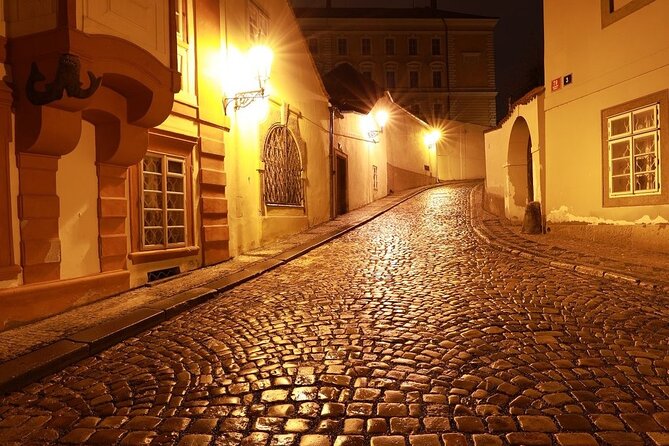 Private Photography Tour of Prague by Night - Price and value at $77: when private night photography makes sense