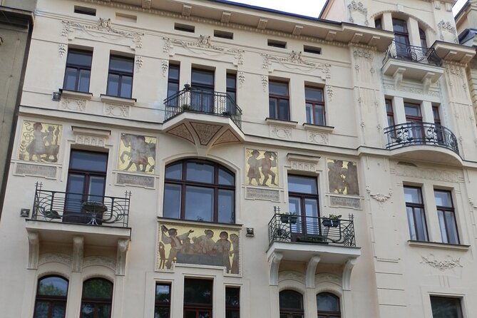 Private Prague Art Nouveau and Cubism Walking Tour - Hotel Central and Obecní dům: Prague Municipal House as the big Art Nouveau anchor