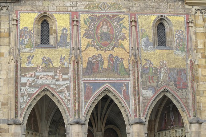 Private Prague Castle Tour with a Czech Guide, meet up at hotel - Value and price: when €15 fees change the math