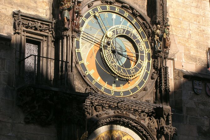 Private Prague City Highlights Tour with a Stop at a Czech Cafe - The Czech cafe snack break, and how it changes the tone of the tour