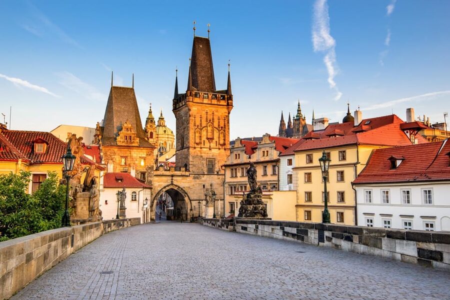 Private Prague walking tour 3,5h - From the castle downhill to Charles Bridge