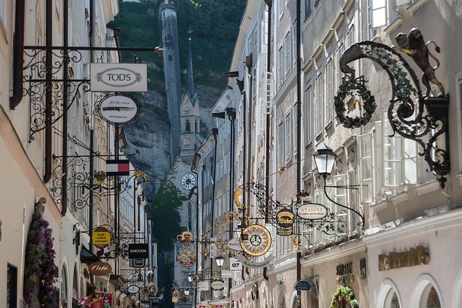 Private Scenic Transfer from Prague to Salzburg with 4h of Sightseeing - Vehicle Comfort and Group Size Math That Actually Matters