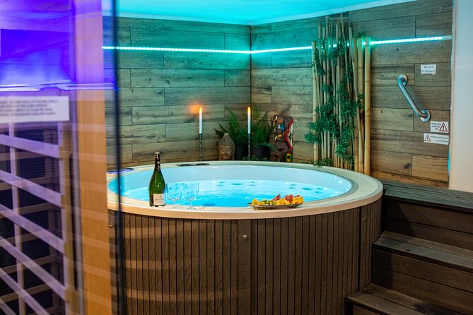 Private Spa with Jacuzzi and Sauna - BLACK ZONE - Price and Value for Couples and Small Groups