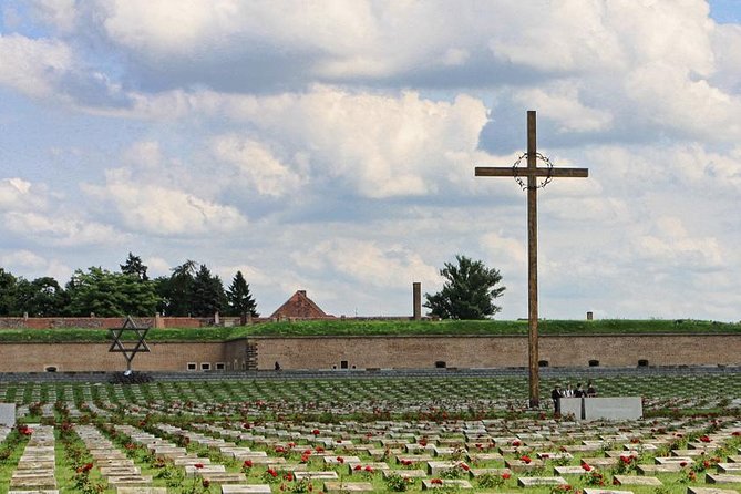 Private Terezin Nazi camp tour from Prague All-Inclusive - Meeting your driver in Prague, then settling into the 45 to 60 minute ride