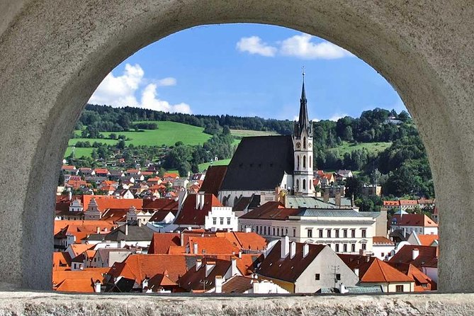 Private Tour: Cesky Krumlov Day Trip from Prague - Church of St. Vitus: a quick free stop with direct ties to the castle