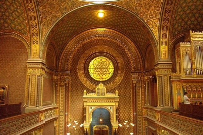 Private Tour of the Jewish Museum with Synagogues and Cemetery - How This Private Jewish Quarter Tour Fits Into a 2.5-Hour Visit
