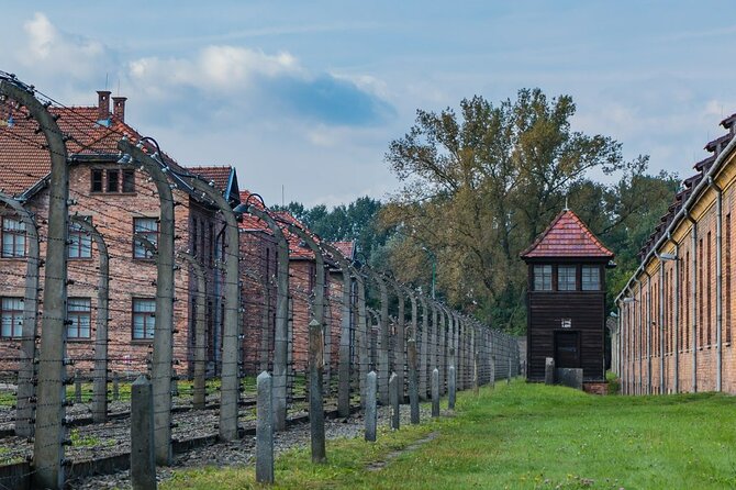 Private Tour to Auschwitz from Prague - Early Pickup and the 5-Hour Drive to Auschwitz-Birkenau