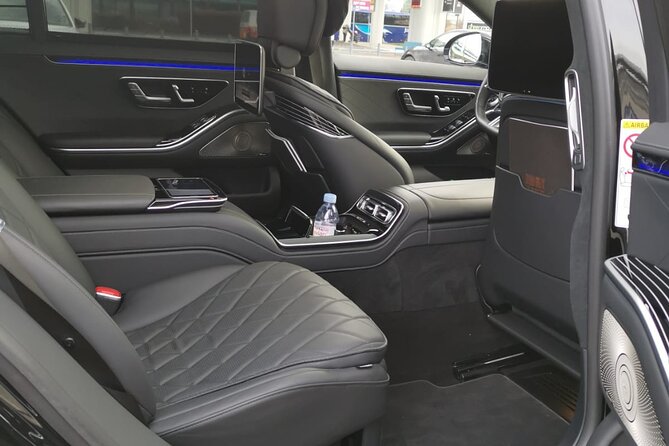 Private Transfer from Prague Airport to Prague City Hotels 1 - 3 pax - Drop-off at any Prague hotel, from quick to perfectly timed