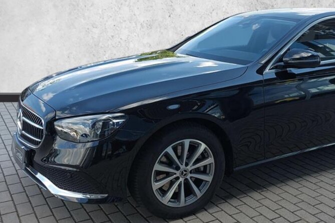Private Transfer from Prague Airport to Prague City Hotels 1 - 3 pax - Small perks that quietly improve your first hours in Prague
