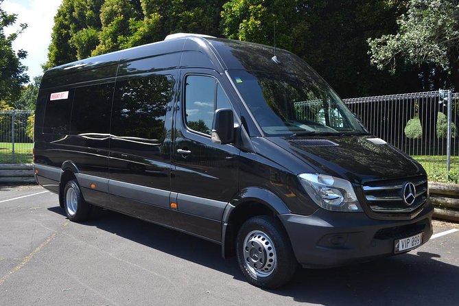 Private transfer from Prague to Salzburg with Stopover in Cesky Krumlov - The day at a glance: 10 hours, with a real break in the middle