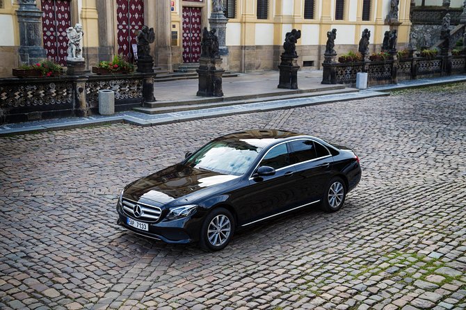 Private transfer from Prague to Vienna via Cesky Krumlov - Why This Prague to Vienna Transfer Feels Easier