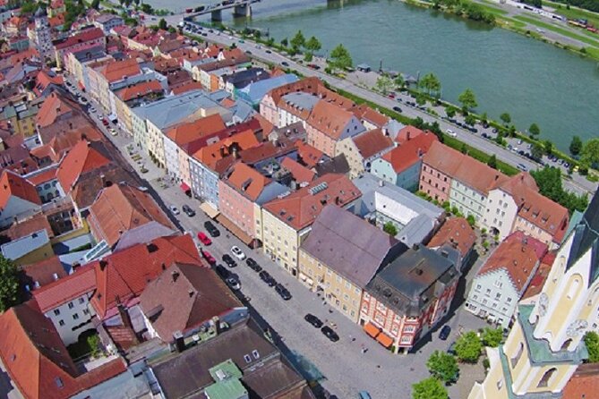 Private Transfer from Prague to Vilshofen with stop in Č.Krumlov or Hluboká - Pickup in Prague, drop in Vilshofen, and the comfort factor