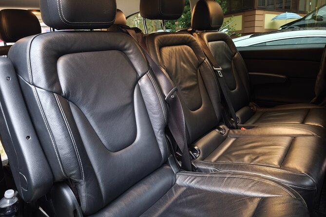 Private Transfer in Mercedes V-Class Minivan - Who this private Prague airport transfer is perfect for