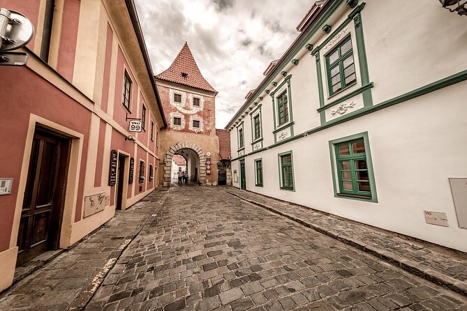 Private Transfer Prague–Passau: Car/Van (1–7) via Český Krumlov - Getting picked up at your address in Prague, not at a chore