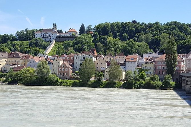Private Transfer Prague to Passau or Passau to Prague with stop in Cesky Krumlov - Key points before you book