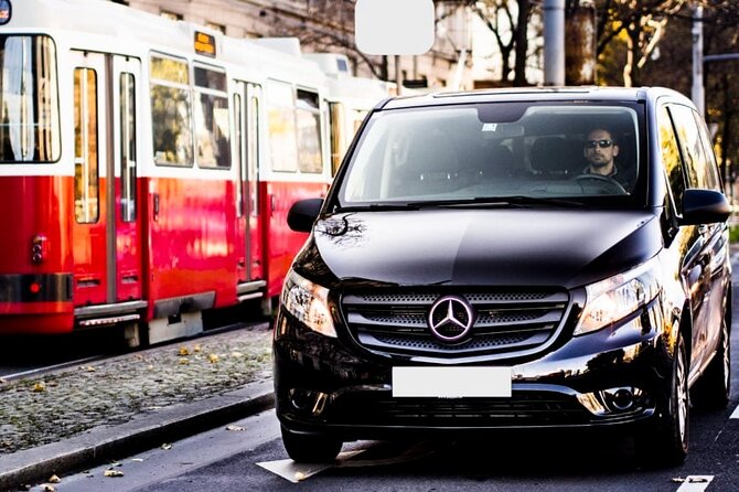 Private Transfer Prague to Passau or Passau to Prague with stop in Cesky Krumlov - Door-to-door comfort with an English speaking driver