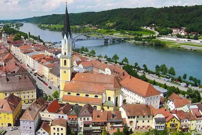 Private Transfer Vilshofen to Prague or Prague to Vilshofen - Car or van choice, and why group size changes the math