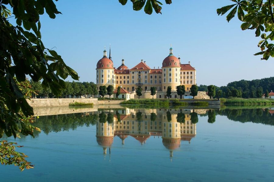 Private trip from Prague to Dresden, Moritzburg & Meissen - Driver help without a licensed guide: what that means for you