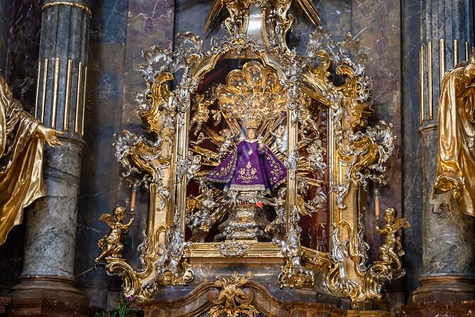 Private Walking tour: From Charles Bridge to Prague Castle - Stop by stop: Charles Bridge, canals, Kampa Island, and love stories in stone
