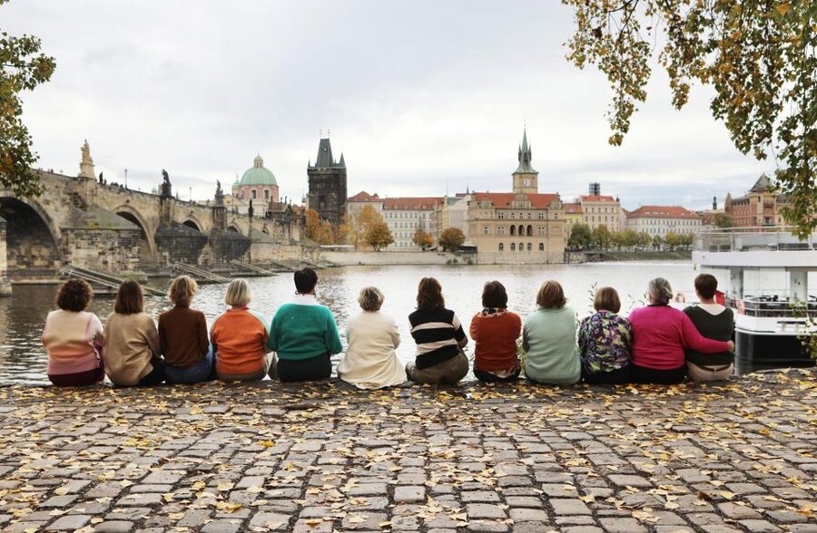 Professional photoshoot at Charles Bridge & Kampa island - Rain, postponements, and realistic expectations