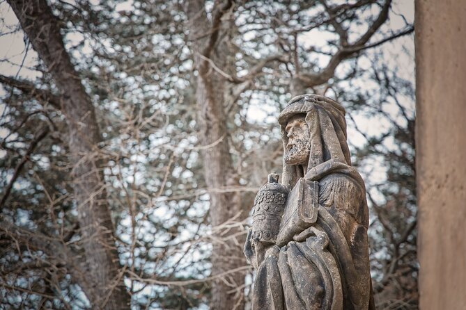 Psychiatric Hospital & Abandoned Cemetery - Photo expectations in an active hospital zone