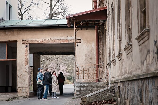 Psychiatric Hospital & Abandoned Cemetery - Who should book this tour, and who should skip it