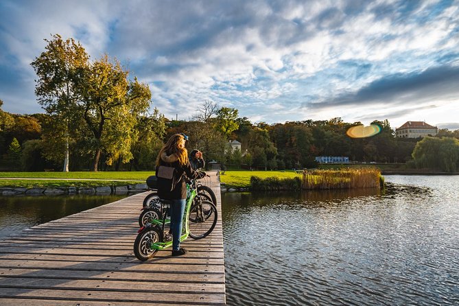 Rent your E-Scooter Hugo Bike in Prague! - What the 1.5 to 3 Hour Ride Feels Like, Step by Step