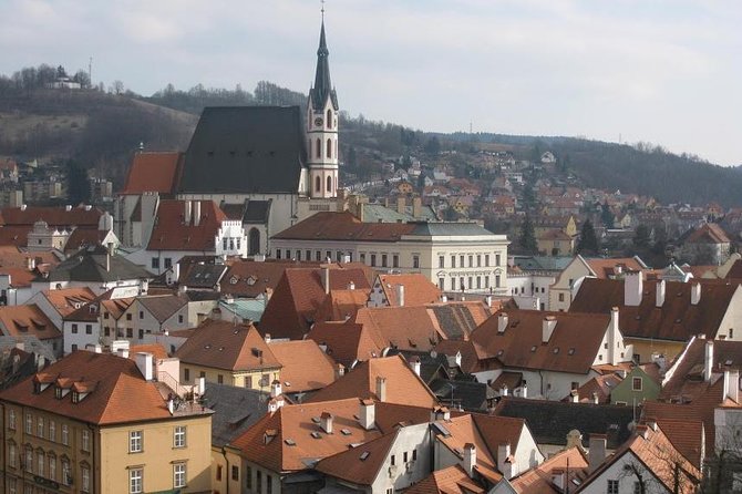 Scenic Private Transfer from Passau to Prague in a Sanitized Car - Door-to-door pickup that actually fits your plans