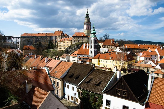Scenic transfer from Passau to Prague with 2-hours guided tour of Cesky Krumlov - Municipal Theater Stop and the Optional Castle Choice