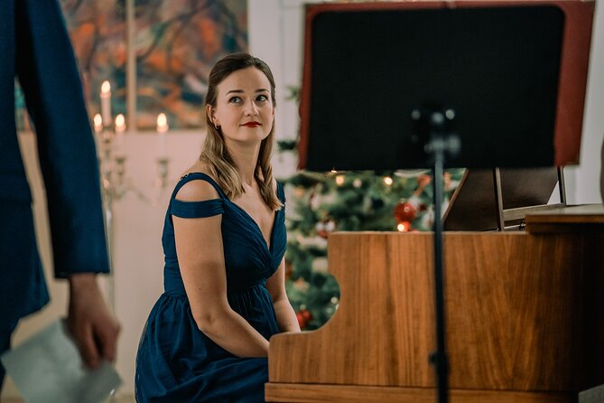 Secret Christmas Concert - Should you book the Secret Christmas Concert?