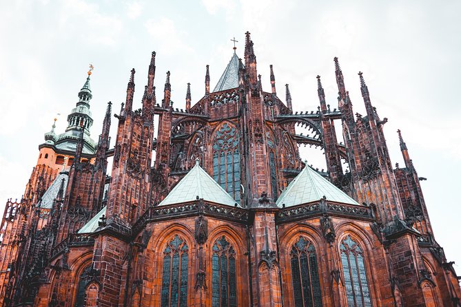 Self-Guided Audio Tour - Prague Castle District - Meeting Prince Dalibor at the Old Royal Palace courtyard