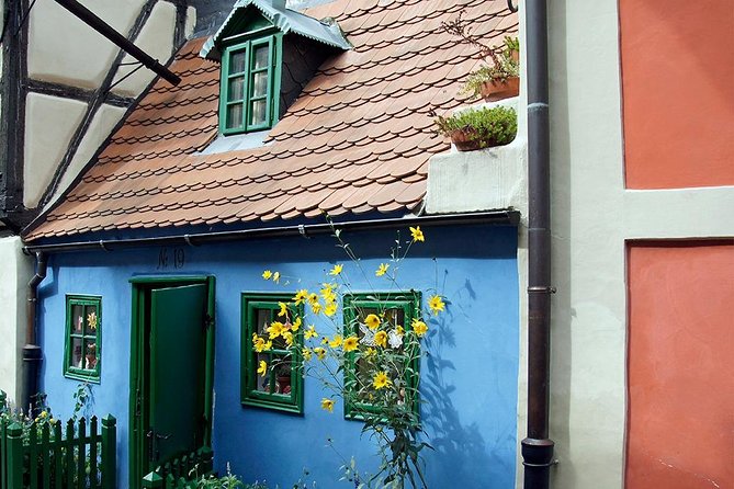 Self-Guided Audio Tour - Prague Castle District - The walk toward Golden Lane: where legends live beside the castle