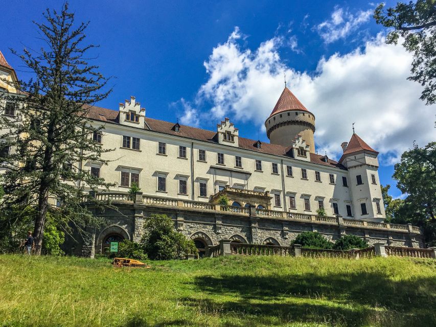 Self-Guided Bike Tour to Unetice Brewery - Lysolaje magic spring and Šárka Valley: small nature stops that matter