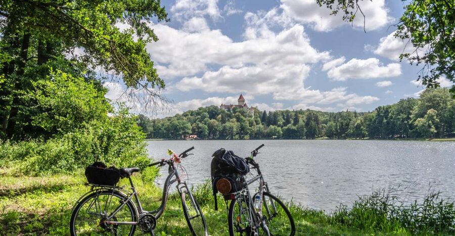 Self-Guided Bike Tour to Unetice Brewery - Únětice Brewery lunch: beer-first payoff, plan for time