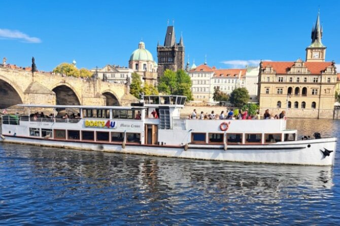 Shared Prague Vltava Boat Trip with drinks included - Key highlights to notice before you board