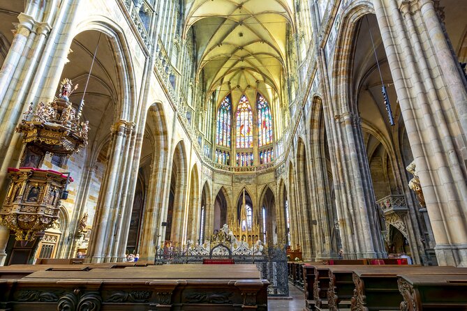 Skip the line: Prague Castle Interiors Tour with Local Guide - Group size, pacing, and how much time you actually get