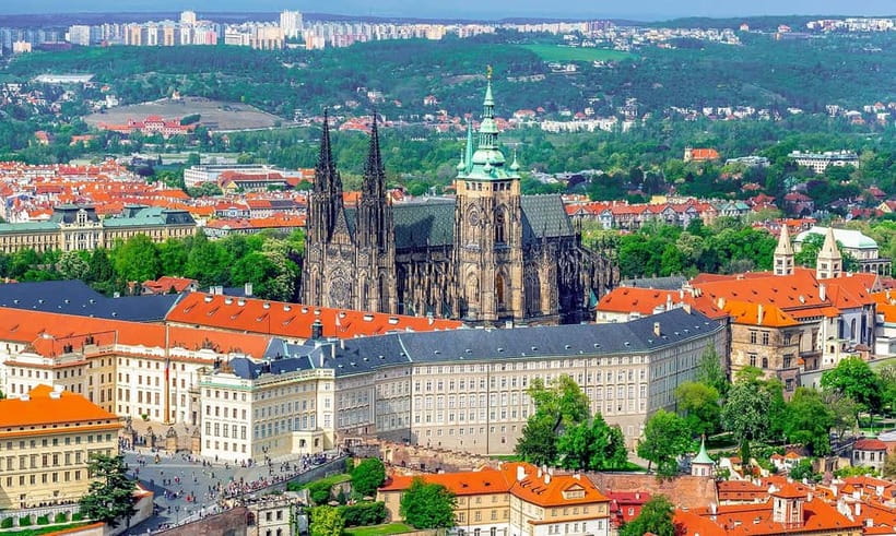 Skip-the-Line Private Tour of Prague Castle & Hidden Gems - St. Vitus Cathedral: more than a big church photo