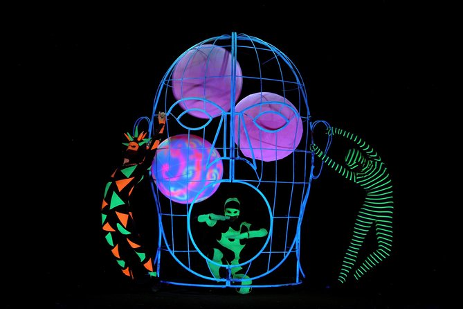 Skip the Line: WOW Show Black Light Theater in Prague Ticket - The show itself: the man who fights fear