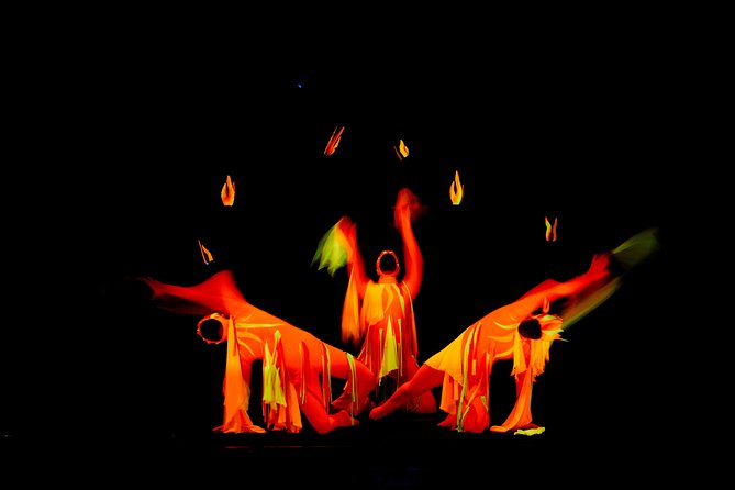 Skip the Line: WOW Show Black Light Theater in Prague Ticket - Family-friendly, but not always for every child