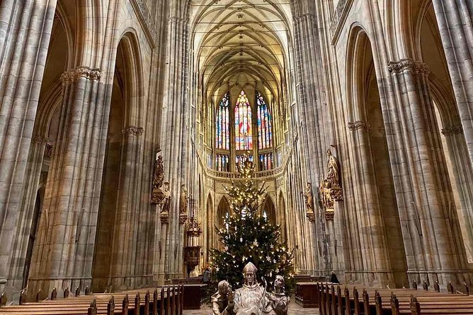 Small-Group Tour of Prague Castle with a local guide - Skip-the-ticket-line: what it does and what it cannot do