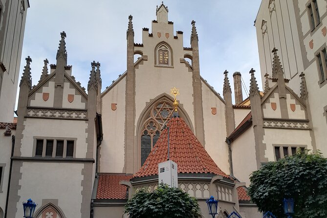 Small-Group Tour through the History of Jewish Prague - The walking pace: four stops, specific timing