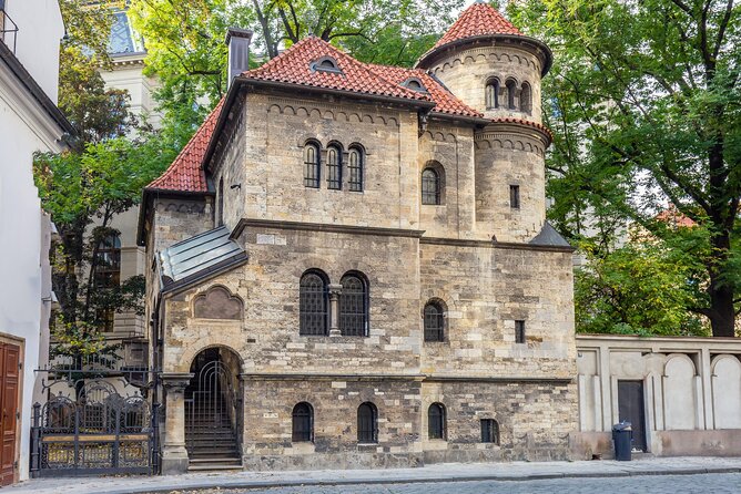 Small-Group Tour through the History of Jewish Prague - Stop 2: Maisel Synagogue and the Bohemian timeline