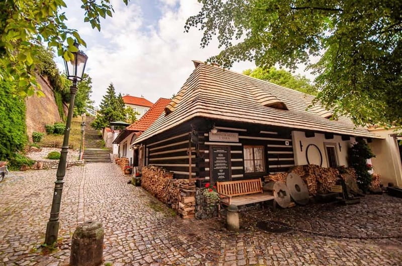 St Vitus Cathedral & Hidden Gems of Prague Castle - The Castle approach: Hradčany Square and first hits on the complex