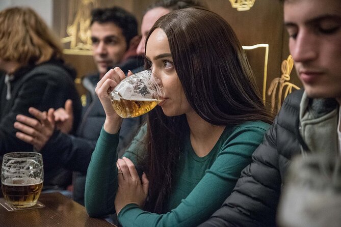 The Castle Side Breweries & Pubs small-group with PragueWay - A 6 pm small-group beer crawl in Malá Strana
