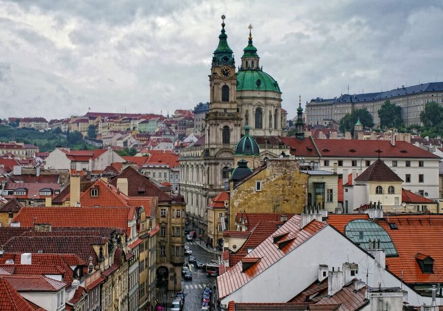 Tour around Prague Castle and Lesser Town in Spanish - A Spanish look at Prague Castle and Lesser Town from the outside