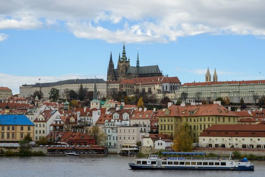 Tour around Prague Castle and Lesser Town in Spanish - What is included, and what you should plan to pay for separately