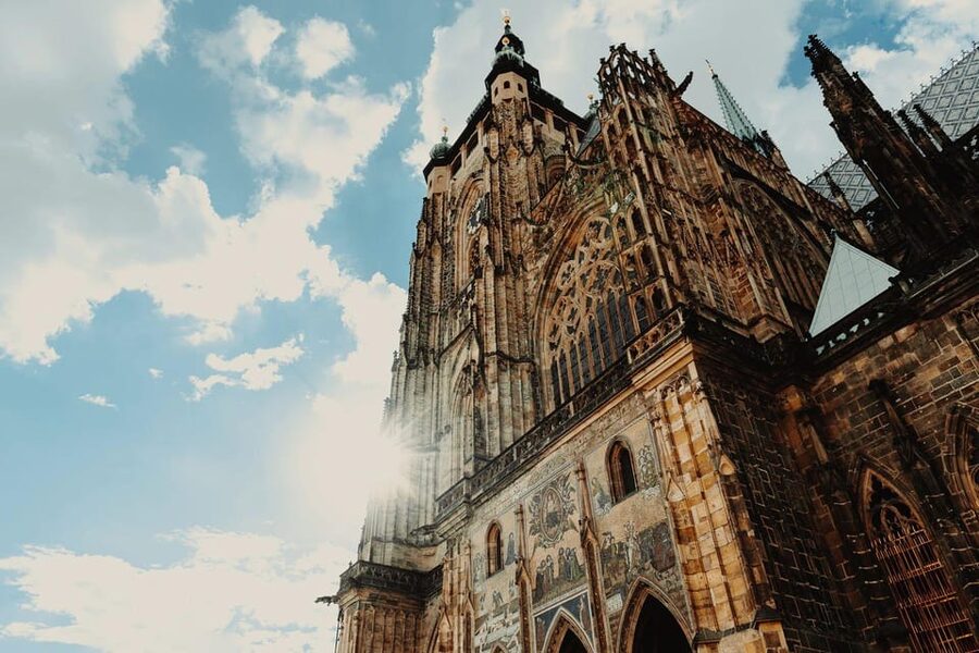 Tour of Prague Castle in italian language ticket included - The value of a $45 ticket with a guide, not just entry
