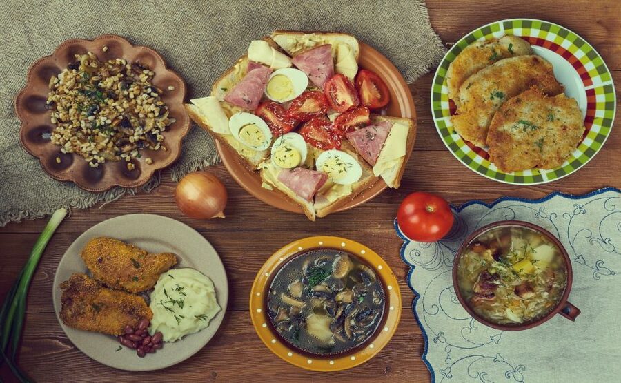 Traditional Czech Food and Prague Old Town Private Tour - The 3.5-hour route: more Czech plates plus a pint